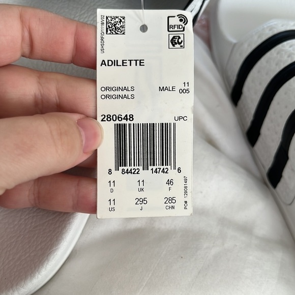 Adidas Original Adilettes Slippers - Picture 5 of 6